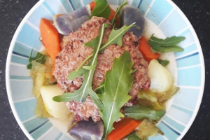 Steack haché et légumes de saison