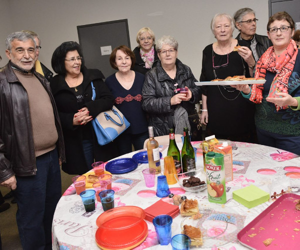 Les bénévoles de l'Épicerie sociale de l'Albigeois étaient réunis hier soir dans les locaux de l'association à Saint-Juéry à l'occasion de la traditionnelle cérémonie des vœux./Photo DDM, E.C.