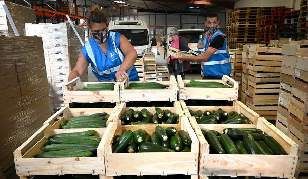  Hier, la région Occitanie a livré des produits alimentaires frais et locaux à trois associations du Tarn. photo DDM, MPV 