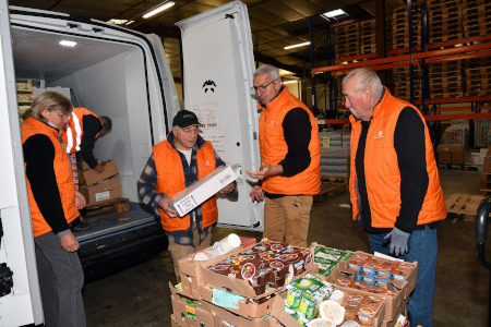 Banque alimentaire ramasse arrivée camion JML