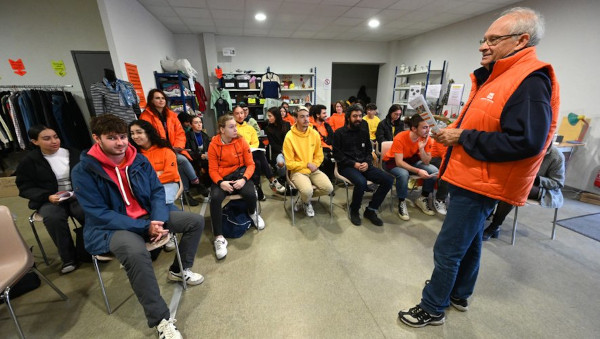 Une quarantaine de jeunes ont décidé de donner un coup de main à la B.A. DDM, MPV.