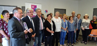 Christian Brunet s'est vu remettre le trophée et le chèque par Mrs Bousquet et Féral de la BPO./Photo DDM 