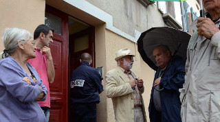 En juin dernier, RESF se mobilisait avenue de Gaulle à Albi pour soutenir une famille expulsée par les policiers./ Photo DDM, archives M.-P.Volle 
