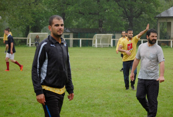 Un match de foot avec réfugiés et bénévoles s'est déroulé hier./ Photo DDM 