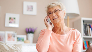 Les personnes âgées isolées pourront contacter la plateforme cet automne./Photo DR