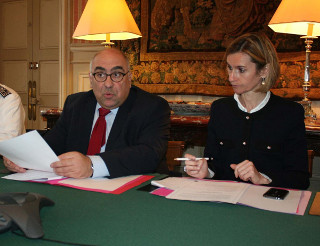 Thierry Gentilhomme, le préfet, et Astrid Jeffrault, directrice de cabinet : "Les perquisitions n'ont pas été un coup d'épée dans l'eau, un groupe de travail est mis en place pour prévenir la radicalisation".