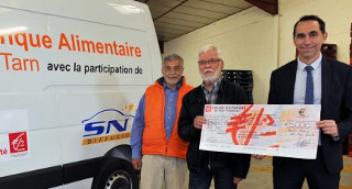 La remise du chèque.