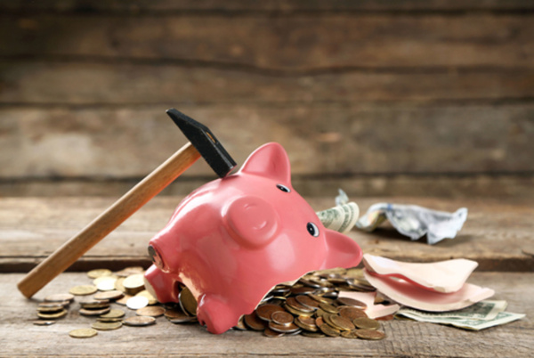 Seuls 10 % des ménages précaires bénéficient d'une offre bancaire spécifique. © Shutterstock