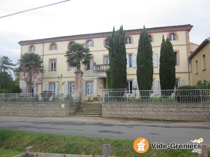 Vide grenier au Relais de Montans