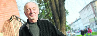 Bernard, bénévole à l'association, donne de son temps pour sortir les personnes de leur isolement./ Photo DDM, MPV