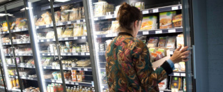 Une cliente dans un rayon de supermarché (Illustration). — CHAMUSSY/SIPA
