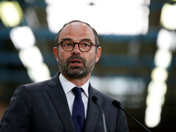 Le Premier ministre Édouard Philippe lors de sa visite de l'usine Seb de Mayenne (ouest) le 23 avril 2018 AFP - CHARLY TRIBALLEAU