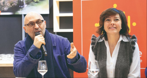 Le restaurateur Xavier Denamur et la présidente de la région Occitanie Carole Delga annoncent la tenue du premier Printemps de l’alimentation durable. - Darnaud Antoine - Région Occitanie
