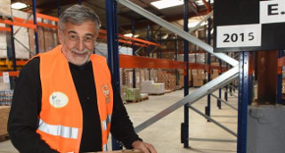 Bernard Cabrol, dans les entrepôts d e la banque alimentaire à Albi./ Photo DDM, Marie-Pierre Volle 